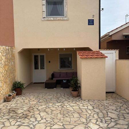 Holiday House Matej Vir Exterior photo